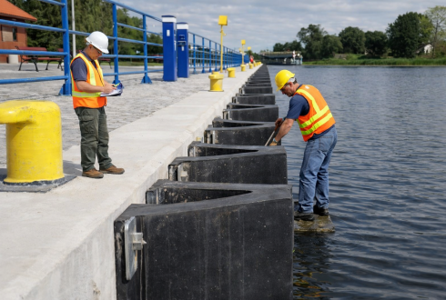 Rubber Fender V Dermaga – Spesifikasi Teknis, Fungsi, dan Aplikasi Lapangan | MJR Rubber Official